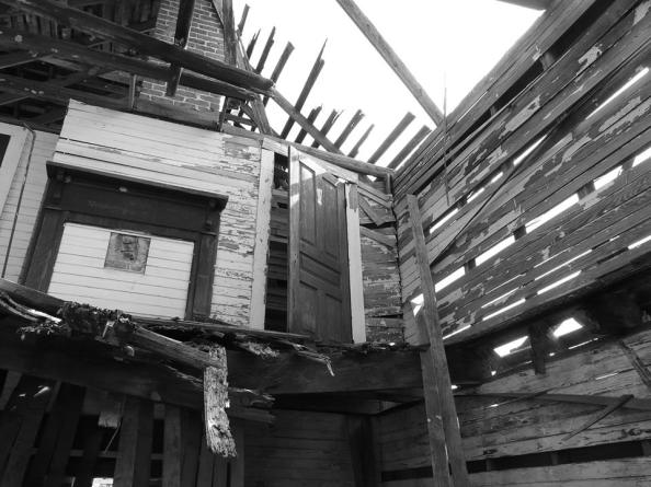 Old Home in Efland, North Carolina, photograph by Gary Brichford (c) 2015