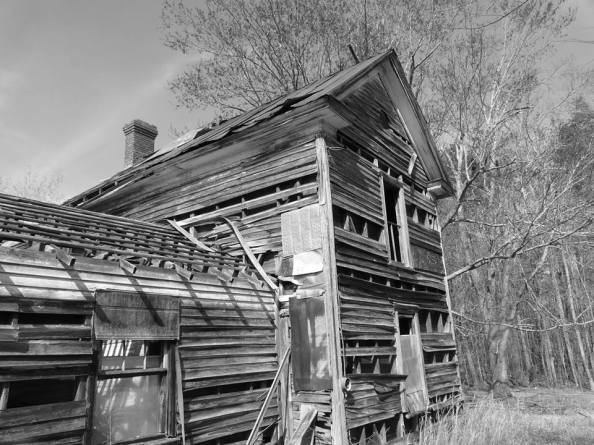 Old Home in Efland, North Carolina, photograph by Gary Brichford (c) 2015